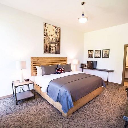 Okoboji Commons Hotel Dış mekan fotoğraf