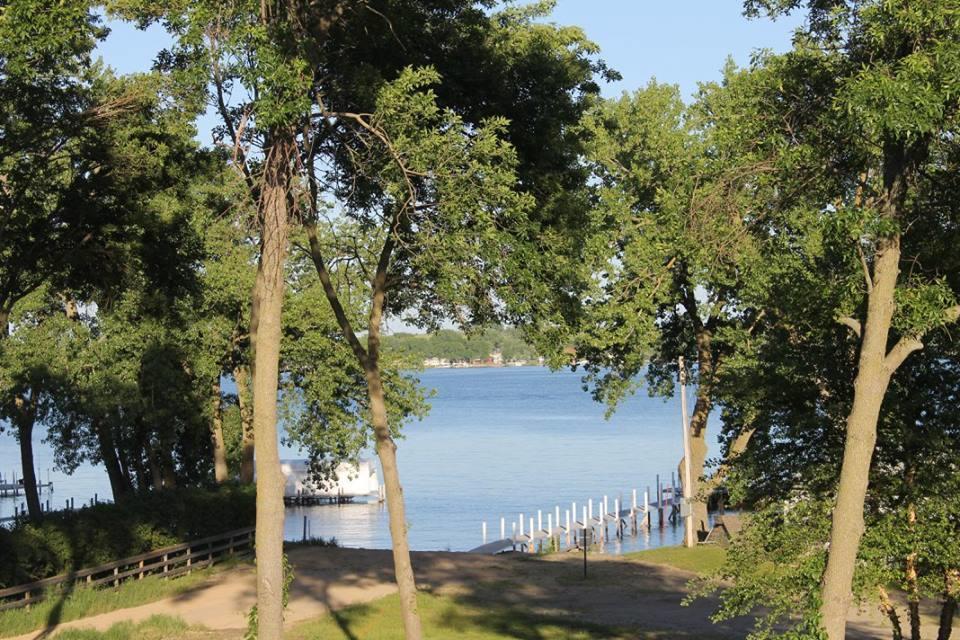 Okoboji Commons Hotel Dış mekan fotoğraf